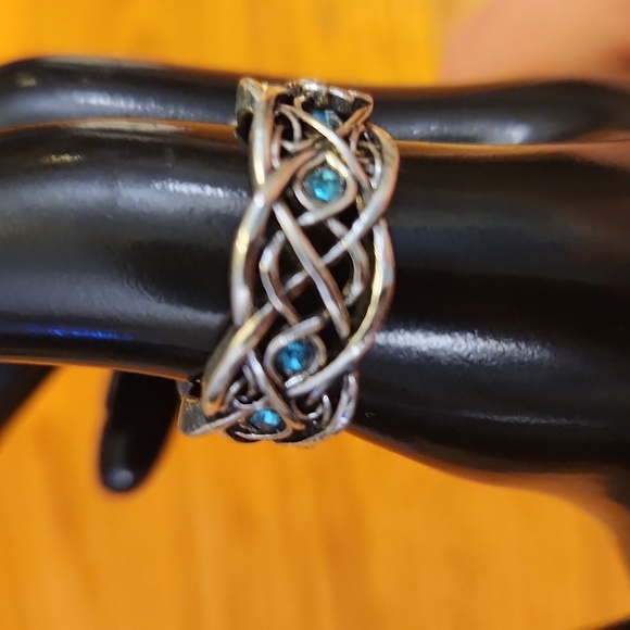 Celtic Blue Rhinestone Ring Wolf Pattern Double Wolf Rhinestone NWT - Picture 11 of 12